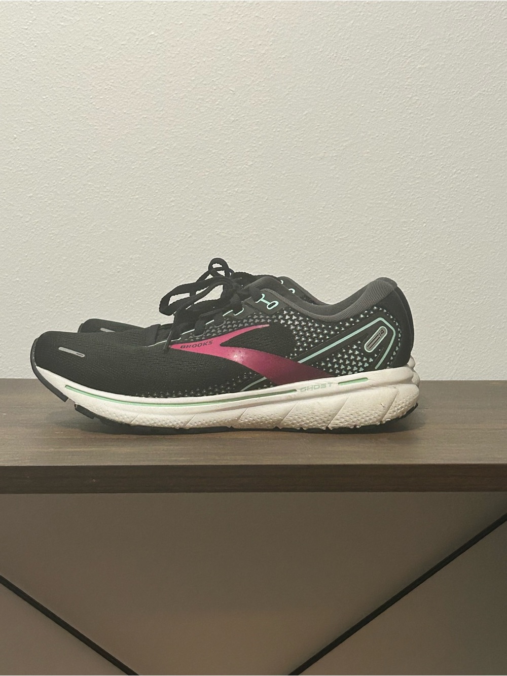 EUC Brooks Ghost 14 Black Pink Mint Running Shoes Sneakers 9.5 Wide D